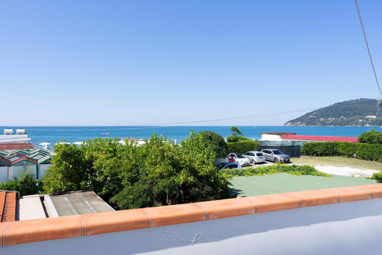 Casa Vacanze Vistamare Маринелла-ди-Сарцана Экстерьер фото